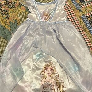Excellent condition nightgown Elsa
